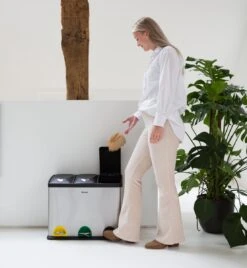 Homra STEPHS Afvalscheiding Prullenbak Met 3 Vakken - 3 X 15L Inhoud - Trio Pedaalemmer - 45 Liter - Vingerafdrukvrij - Vuilafstotend - Anti-slip - Hoogwaardig RVS - Duurzaam ABS Kunststof - RVS - Hygiënisch Recyclen - Afvalscheidingsprullenbak -Mepal shop 1108x1200 1