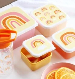 A Little Lovely Company - Brooddoos - Broodtrommel - Lunch & Snack Box Set Van 4 - Regenbogen -Mepal shop 1142x1200 3