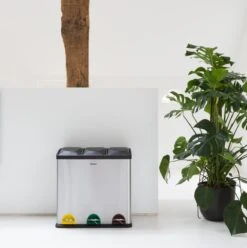 Homra STEPHS Afvalscheiding Prullenbak Met 3 Vakken - 3 X 20L Inhoud - Trio Pedaalemmer - 60 Liter - Vingerafdrukvrij - Vuilafstotend - Anti-slip - Hoogwaardig RVS - Duurzaam ABS Kunststof - RVS - Hygiënisch Recyclen - Afvalscheidingsprullenbak -Mepal shop 1194x1200 3