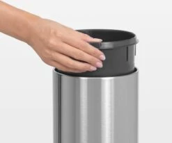 Brabantia Touch Bin Prullenbak - 3 L - Matt Steel -Mepal shop 1200x1002 2