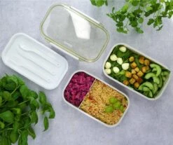 Homra Lunchbox STAQS Grey - Bento Box - 2 Laags Broodtrommel - 3 Compartimenten - Grijs - Lunch To Go - Duurzaam Kunststof - BPA Vrij - 3 Vaks Lunchtrommel Voor Volwassenen - Inclusief Bestek - Magnetron, Diepvries, Vaatwasser Bestendig - Vers Houden -Mepal shop 1200x1008 6