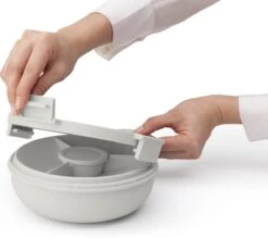 Brabantia Make & Take Salade Lunchbox - 1,3 L - Kunststof - Light Grey -Mepal shop 1200x1064 18