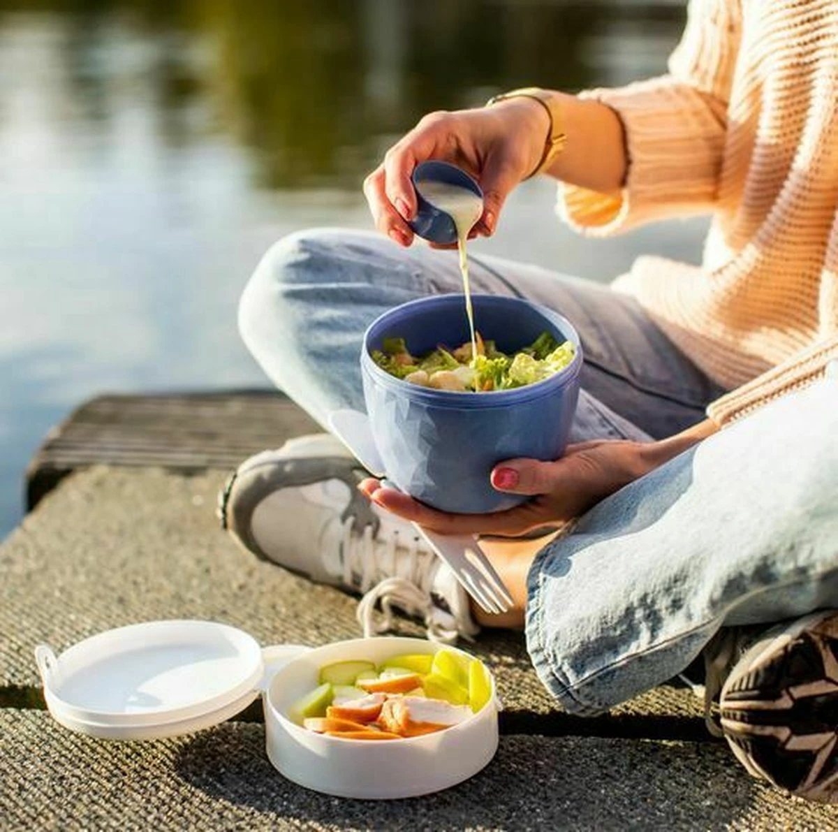 Koziol – Lunchbox / Lunchpot 1.0L – Praktische Muesli / Salade Beker To Go - 3 Compartimenten – Geschikt Voor Vriezer, Magnetron En Vaatwasser 4 Koziol – Lunchbox / Lunchpot 1.0L – Praktische Muesli / Salade Beker To Go - 3 Compartimenten – Geschikt Voor Vriezer, Magnetron En Vaatwasser - Afbeelding 2