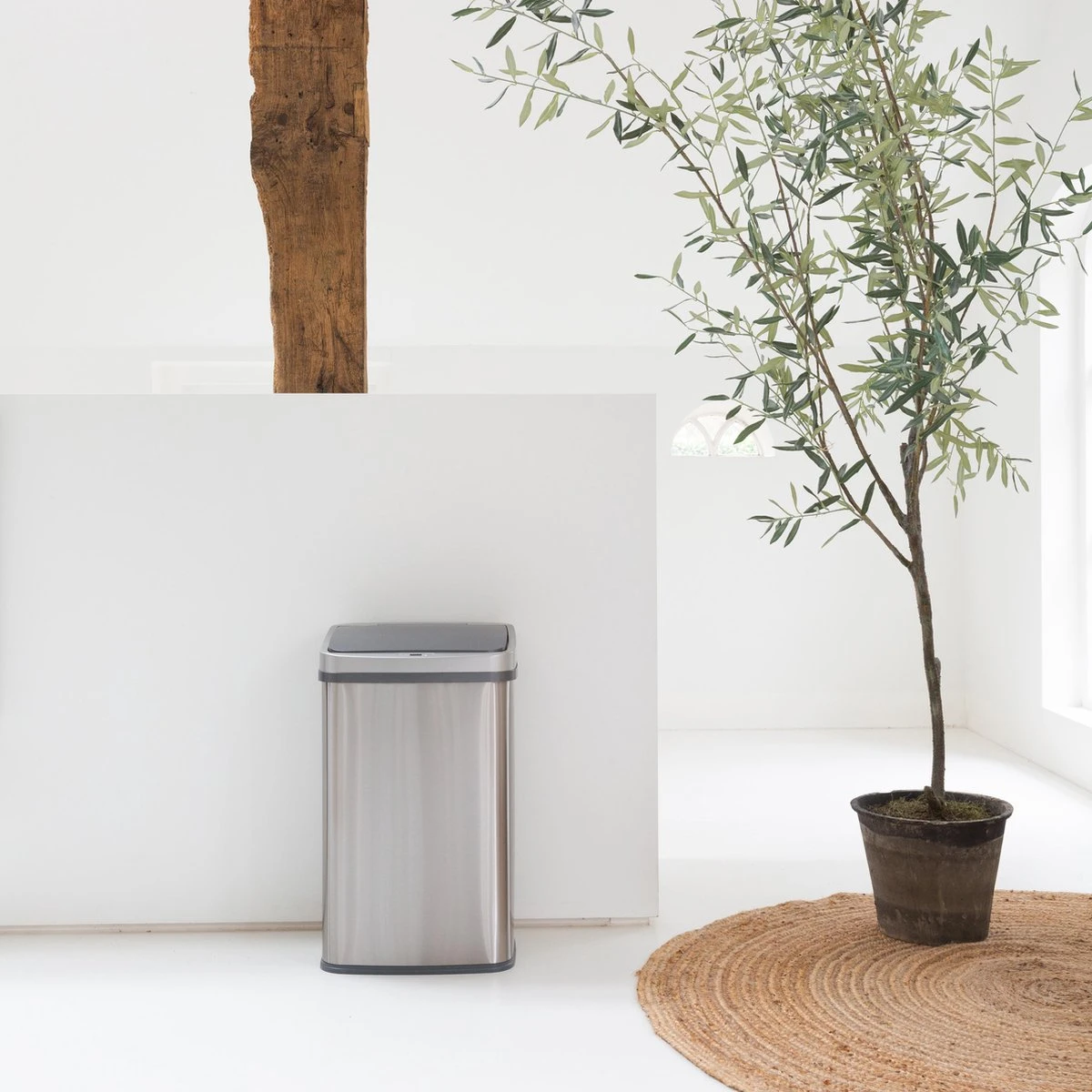 Homra LUX Prullenbak Met Sensor - Automatische Soft Close Deksel - 50 L - Hoogwaardig RVS - 50 Liter Vuilbak - Infrarood Bewegingssensor - Hygiënische Vuilnisbak - Vingerafdruk Bestendig - Sensor Prullenbak 12 Homra LUX Prullenbak Met Sensor - Automatische Soft Close Deksel - 50 L - Hoogwaardig RVS - 50 Liter Vuilbak - Infrarood Bewegingssensor - Hygiënische Vuilnisbak - Vingerafdruk Bestendig - Sensor Prullenbak - Afbeelding 10