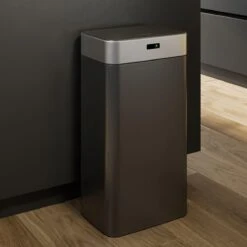 Stangvollby Gimo Sensor Prullenbak - 45 Liter - RVS - Zwart - Automatische Soft Close Deksel - Zwarte Keuken Afvalemmer - Kantoor Vuilbak - Scandinavisch Design - Infrarood Bewegingssensor - 50 Liter Afvalbak - Vingerafdrukvrij - Hygiënisch -Mepal shop 1200x1200 1222