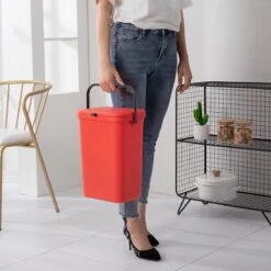 Homra Wall-up Prullenbak | Inbouwprullenbak Ophangbaar Met Plakstrip | GFT Vuilbak | Werkblak Afvalbak | Draagbare Vuilnisemmer | 12L Inhoud | Rood -Mepal shop 1200x1200 1244