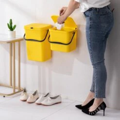 Homra Wall-up Prullenbak | Inbouwprullenbak Ophangbaar Met Plakstrip | GFT Vuilbak | Werkblak Afvalbak | Draagbare Vuilnisemmer | 8L Inhoud | Geel -Mepal shop 1200x1200 1270