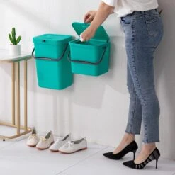 Homra Wall-up Prullenbak | Inbouwprullenbak Ophangbaar Met Plakstrip | GFT Vuilbak | Werkblak Afvalbak | Draagbare Vuilnisemmer | 8L Inhoud | Groen -Mepal shop 1200x1200 1282