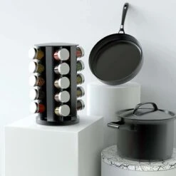 Merkloos Draaibaar Kruidenrek Met 20 Kruidenpotjes - Kruidenrek Staand - Aanrecht Organiser - Glazen Potjes Met Deksel - Inclusief 32 Etiketten En 1 Uitwisbare Stift - Ronde Afwerking - Zwart -Mepal shop 1200x1200 1834