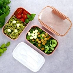 Homra Lunchbox STAQS Pink - Bento Box - 2 Laags Broodtrommel - 3 Compartimenten - Roze - Lunch To Go - Duurzaam Kunststof - BPA Vrij - 3 Vaks Lunchtrommel Voor Volwassenen - Inclusief Bestek - Magnetron, Diepvries, Vaatwasser Bestendig - Vers Houden 30 Homra Lunchbox STAQS Pink - Bento Box - 2 Laags Broodtrommel - 3 Compartimenten - Roze - Lunch To Go - Duurzaam Kunststof - BPA Vrij - 3 Vaks Lunchtrommel Voor Volwassenen - Inclusief Bestek - Magnetron, Diepvries, Vaatwasser Bestendig - Vers Houden -Mepal shop 1200x1200 1922