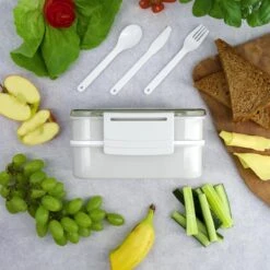 Homra Lunchbox STAQS Grey - Bento Box - 2 Laags Broodtrommel - 3 Compartimenten - Grijs - Lunch To Go - Duurzaam Kunststof - BPA Vrij - 3 Vaks Lunchtrommel Voor Volwassenen - Inclusief Bestek - Magnetron, Diepvries, Vaatwasser Bestendig - Vers Houden -Mepal shop 1200x1200 1982