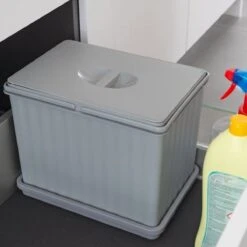 Eleganca Afvalbak 14 Liter - Vuilnisbak - Geschikt Voor Plaatsing In Een Keukenkast - Prullenbak Met Inzetrand - Afvalemmer Met Plateau - Opberg Emmer - Grijs - B21,9xD31xH24,8cm -Mepal shop 1200x1200 445