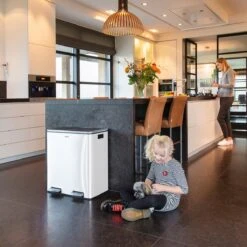 Afvalscheidingsprullenbak 2 Vakken Wit – 60 L (2x30 Liter) Pedaalemmer Homra QUICKX – Design Duo Afvalemmer RVS - Afval Scheiden - Recycle Afvalbak - Hygiënisch Pedaal - Dubbele Vuilnisbak - Keuken Vuilbak - Kantoor Prullenbak 35 Afvalscheidingsprullenbak 2 Vakken Wit – 60 L (2x30 Liter) Pedaalemmer Homra QUICKX – Design Duo Afvalemmer RVS - Afval Scheiden - Recycle Afvalbak - Hygiënisch Pedaal - Dubbele Vuilnisbak - Keuken Vuilbak - Kantoor Prullenbak -Mepal shop 1200x1200 707
