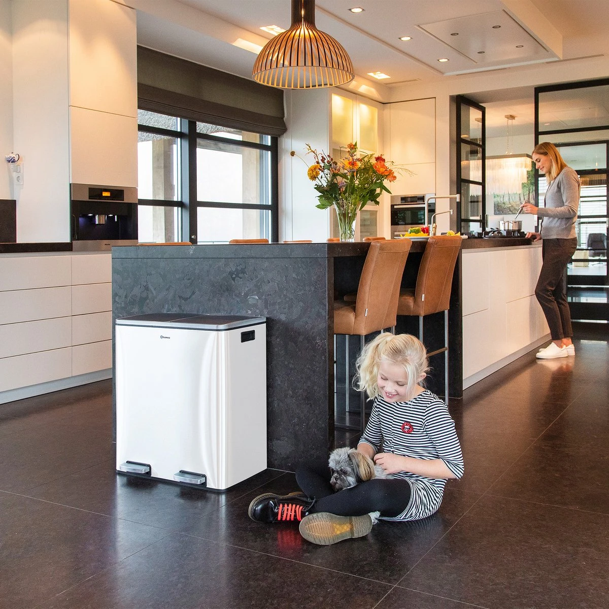 Afvalscheidingsprullenbak 2 Vakken Wit – 60 L (2x30 Liter) Pedaalemmer Homra QUICKX – Design Duo Afvalemmer RVS - Afval Scheiden - Recycle Afvalbak - Hygiënisch Pedaal - Dubbele Vuilnisbak - Keuken Vuilbak - Kantoor Prullenbak 17 Afvalscheidingsprullenbak 2 Vakken Wit – 60 L (2x30 Liter) Pedaalemmer Homra QUICKX – Design Duo Afvalemmer RVS - Afval Scheiden - Recycle Afvalbak - Hygiënisch Pedaal - Dubbele Vuilnisbak - Keuken Vuilbak - Kantoor Prullenbak - Afbeelding 15