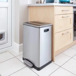 Black & Decker BLACK+DECKER Pedaalemmer RVS - Inhoud 2x20L - Soft Close - Moderne Prullenbak 18 Black & Decker BLACK+DECKER Pedaalemmer RVS - Inhoud 2x20L - Soft Close - Moderne Prullenbak -Mepal shop 1200x1200 802