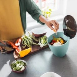 Mepal – Afvalbakje Calypso – Afvalbakje Voor Op Het Aanrecht - 2.2 Liter – Nordic Green – Grote Vulopening – Gemakkelijk Te Reinigen -Mepal shop 1200x1200 936