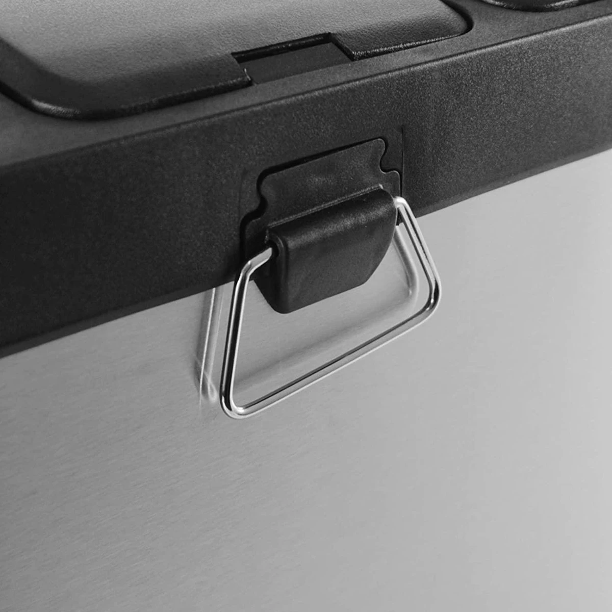 Jago - Afvalbak - 24 Liter Met 3 Vakken Voor In De Keuken - RVS Met Binnenemmer - Handvat - Deksel - Afvalscheidingssysteem - Pedaalemmer (24 Liter (3 X 8L) - Prullenbak - Vuilnisbak - Vuilnisemmer 17 Jago - Afvalbak - 24 Liter Met 3 Vakken Voor In De Keuken - RVS Met Binnenemmer - Handvat - Deksel - Afvalscheidingssysteem - Pedaalemmer (24 Liter (3 X 8L) - Prullenbak - Vuilnisbak - Vuilnisemmer - Afbeelding 15