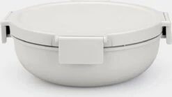 Brabantia Make & Take Salade Lunchbox - 1,3 L - Kunststof - Light Grey -Mepal shop 1200x675 7