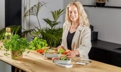 Homra Lunchbox STAQS Grey - Bento Box - 2 Laags Broodtrommel - 3 Compartimenten - Grijs - Lunch To Go - Duurzaam Kunststof - BPA Vrij - 3 Vaks Lunchtrommel Voor Volwassenen - Inclusief Bestek - Magnetron, Diepvries, Vaatwasser Bestendig - Vers Houden -Mepal shop 1200x720 21