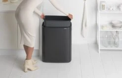 Brabantia Bo Touch Bin Prullenbak - 60 L - Matt Black -Mepal shop 1200x766 1