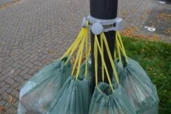 Merkloos Kroonring - Afvalzak Houder - Zakhouder - Lantaarnpaal Ring - Ophangbeugel Afvalzak - PMD Afvalzakken Ring - -Mepal shop 1200x798 8