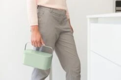 Brabantia SinkSide Afvalbakje Aanrecht - 1,8 Liter - Jade Green 16 Brabantia SinkSide Afvalbakje Aanrecht - 1,8 Liter - Jade Green -Mepal shop 1200x799 39