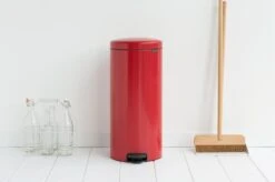 Brabantia NewIcon Prullenbak - 30 L - Passion Red -Mepal shop 1200x799 57