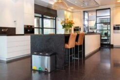 Homra STEPHS Afvalscheiding Prullenbak Met 3 Vakken - 3 X 15L Inhoud - Trio Pedaalemmer - 45 Liter - Vingerafdrukvrij - Vuilafstotend - Anti-slip - Hoogwaardig RVS - Duurzaam ABS Kunststof - RVS - Hygiënisch Recyclen - Afvalscheidingsprullenbak -Mepal shop 1200x800 76