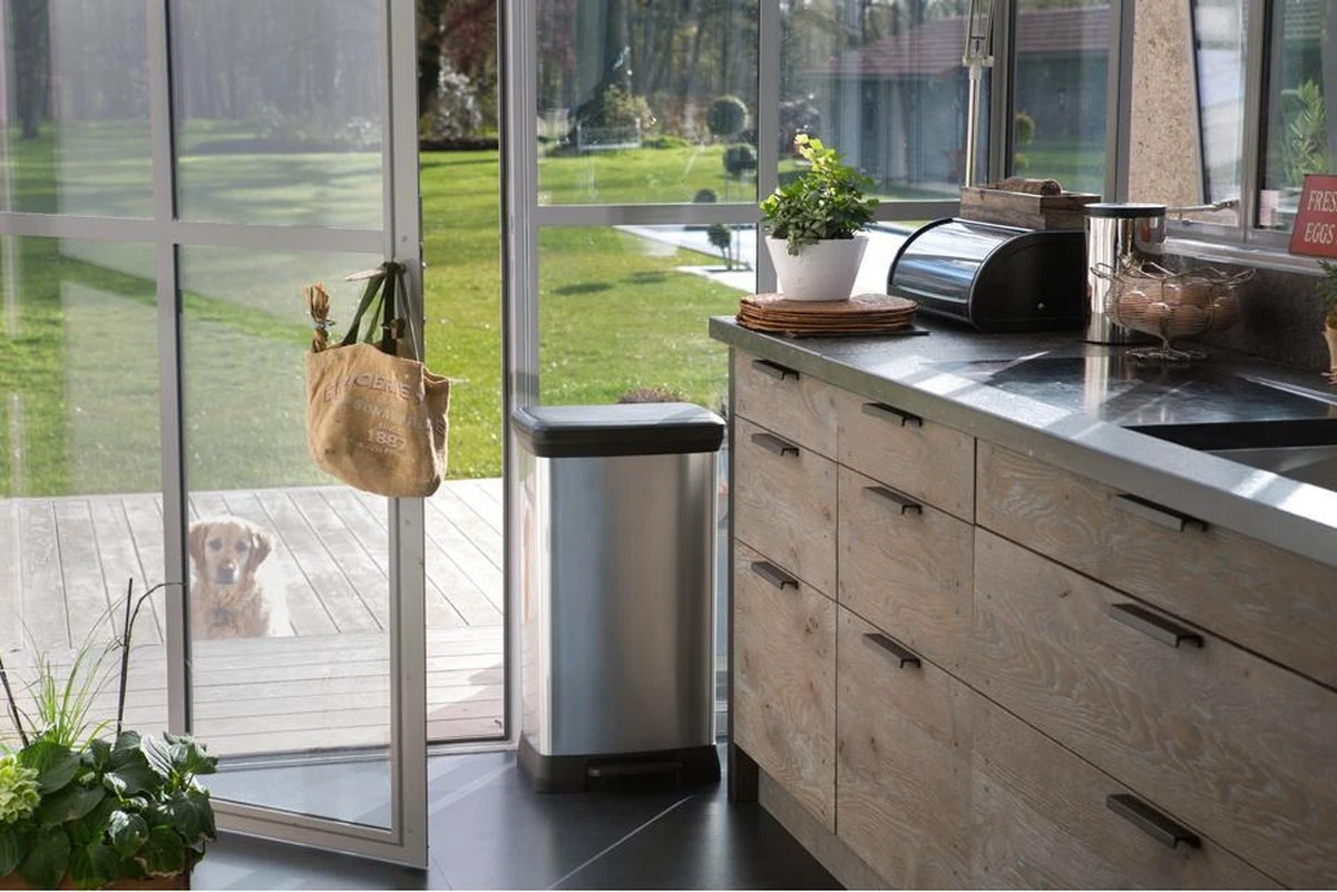 Curver Decobin Prullenbak- 50L - 39x29x72 Cm - Zilver Metallic 4 Curver Decobin Prullenbak- 50L - 39x29x72 Cm - Zilver Metallic - Afbeelding 2