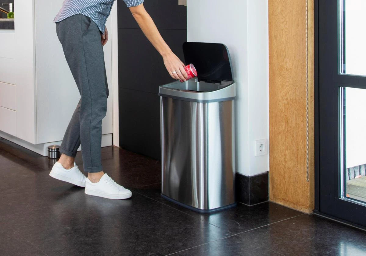 Homra LUX Prullenbak Met Sensor - Automatische Soft Close Deksel - 50 L - Hoogwaardig RVS - 50 Liter Vuilbak - Infrarood Bewegingssensor - Hygiënische Vuilnisbak - Vingerafdruk Bestendig - Sensor Prullenbak 7 Homra LUX Prullenbak Met Sensor - Automatische Soft Close Deksel - 50 L - Hoogwaardig RVS - 50 Liter Vuilbak - Infrarood Bewegingssensor - Hygiënische Vuilnisbak - Vingerafdruk Bestendig - Sensor Prullenbak - Afbeelding 5