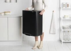 Brabantia Bo Prullenbak - 60 L - Matt Black -Mepal shop 1200x857 7