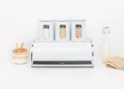 Brabantia Broodtrommel - Met Schuifdeksel - White -Mepal shop 1200x867 8