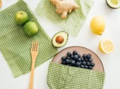 Bijenwas Wraps - Beeswax Food Wrap - Beewax - Bee Wrap - Bijenwasdoek - Zero Waste - 3 Stuks; Klein, Middel, Groot - Herbruikbaar - Duurzaam Cadeau - Boterhamzakje - Bijenwas Doek - Beeswax Wraps - Herbruikbaar Boterhamzakje - Bijenwas Vellen -Mepal shop 1200x900 148