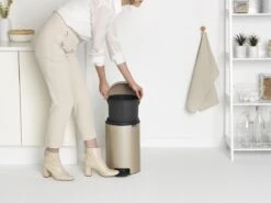 Brabantia NewIcon Prullenbak - 12 L - Metallic Gold 17 Brabantia NewIcon Prullenbak - 12 L - Metallic Gold -Mepal shop 1200x900 54