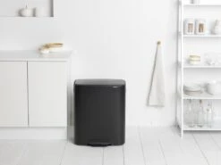 Brabantia Bo Prullenbak - 60 L - Met 80 Vuilniszakken - Matt Black -Mepal shop 1200x900 58