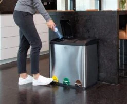 Homra STEPHS Afvalscheiding Prullenbak Met 3 Vakken - 3 X 20L Inhoud - Trio Pedaalemmer - 60 Liter - Vingerafdrukvrij - Vuilafstotend - Anti-slip - Hoogwaardig RVS - Duurzaam ABS Kunststof - RVS - Hygiënisch Recyclen - Afvalscheidingsprullenbak -Mepal shop 1200x985 5