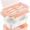 Consumerce® Premium Lunchbox Met 3 Vakken En Bestek Roze – Lunchbox Volwassenen – Japanse Bento Box – Lunchbox Kinderen – Lunchbox Volwassenen Compartimenten – Brooddoos Volwassenen – Broodtrommel – Lunchtrommel – Salade Lunchbox – Saladebox -Mepal shop 782x1200 2