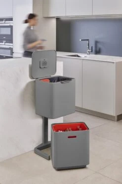 Joseph Joseph Intelligent Waste Prullenbak Totem Max - 60 L - Grijs -Mepal shop 798x1200