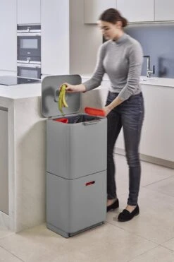 Joseph Joseph Intelligent Waste Prullenbak Totem Max - 60 L - Grijs -Mepal shop 799x1200 12