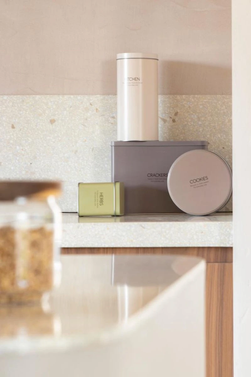 Gusta Voorraadblik - Beige - Metaal - Beschuitbus - Opbergbus - Ø11X22 Cm 4 Gusta Voorraadblik - Beige - Metaal - Beschuitbus - Opbergbus - Ø11X22 Cm - Afbeelding 2