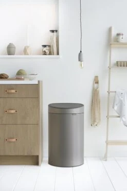 Brabantia Touch Bin Prullenbak - 40 L - Platinum -Mepal shop 800x1200 20