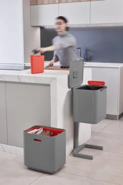 Joseph Joseph Intelligent Waste Prullenbak Totem Max - 60 L - Grijs -Mepal shop 800x1200 21