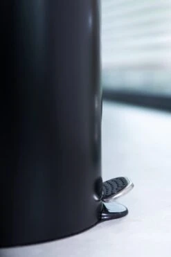 ZAZA Home & Office – Pedaalemmer 30L – Softclose – Antislip -Mepal shop 800x1200 46