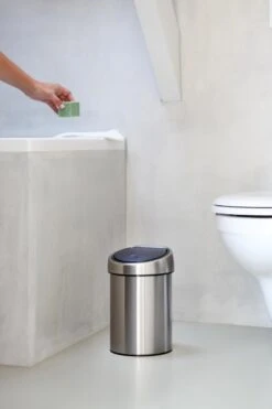 Brabantia Touch Bin Prullenbak - 3 L - Matt Steel -Mepal shop 800x1200 69