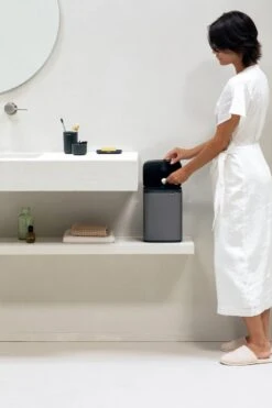 Brabantia Bo Prullenbak - 4 L - Platinum -Mepal shop 800x1200 76