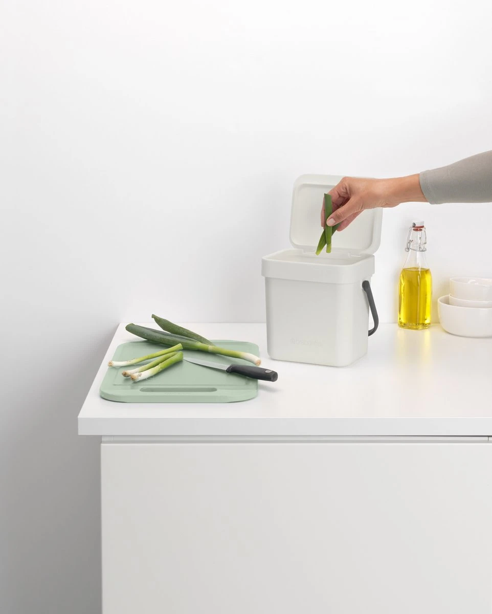 Brabantia Sort & Go Aanrecht Afvalbakje - 3 L - Light Grey 7 Brabantia Sort & Go Aanrecht Afvalbakje - 3 L - Light Grey - Afbeelding 5